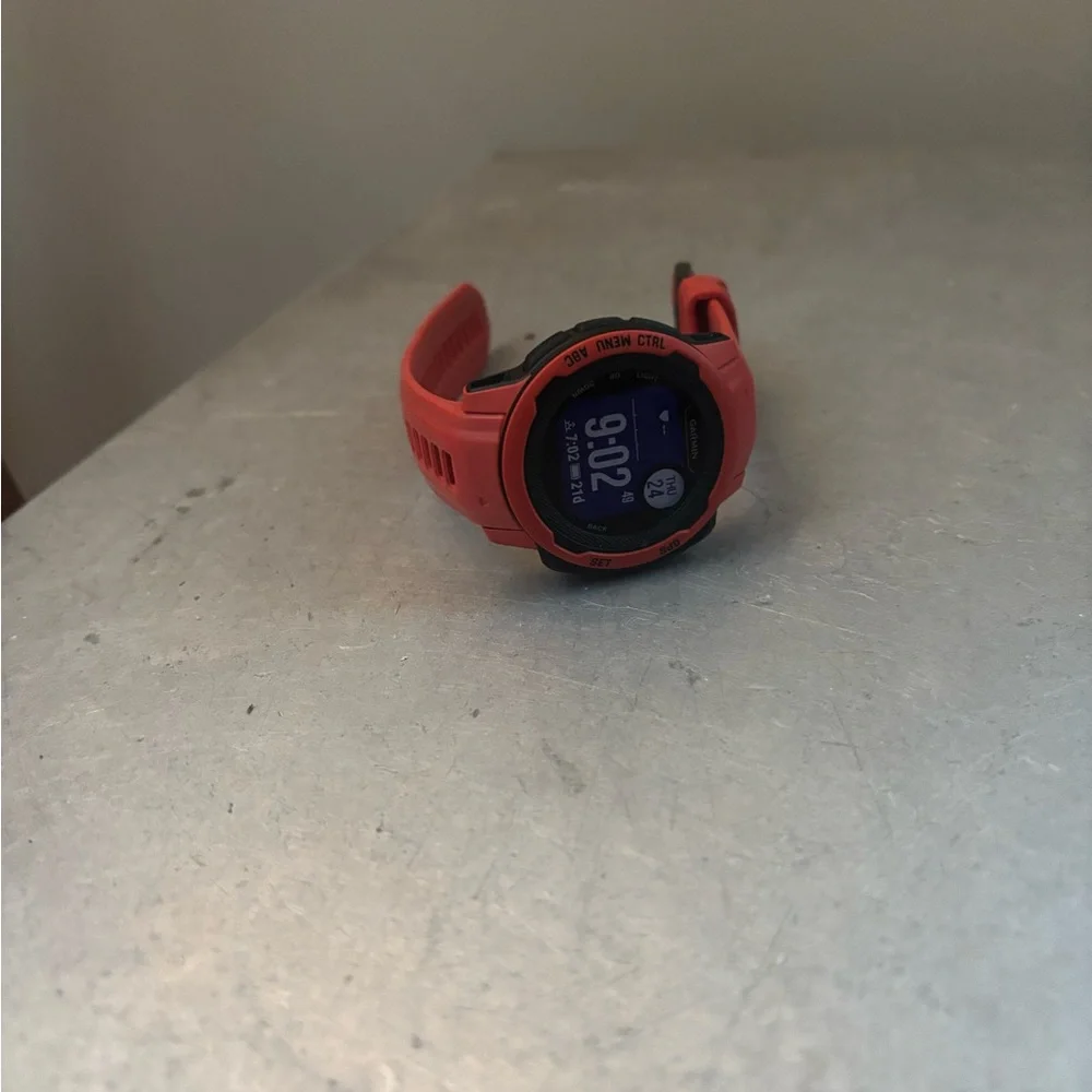 garmin Orange and Black Outdoor GPS Sports Watch - Picture 4 of 5